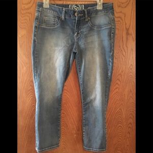 🎃 So brand capris